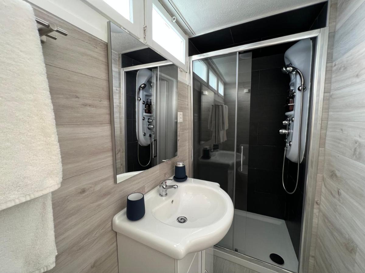 Bright Tiny Studio - Shared Pool & Sauna - Free Parking - Air Condition Muralto Εξωτερικό φωτογραφία