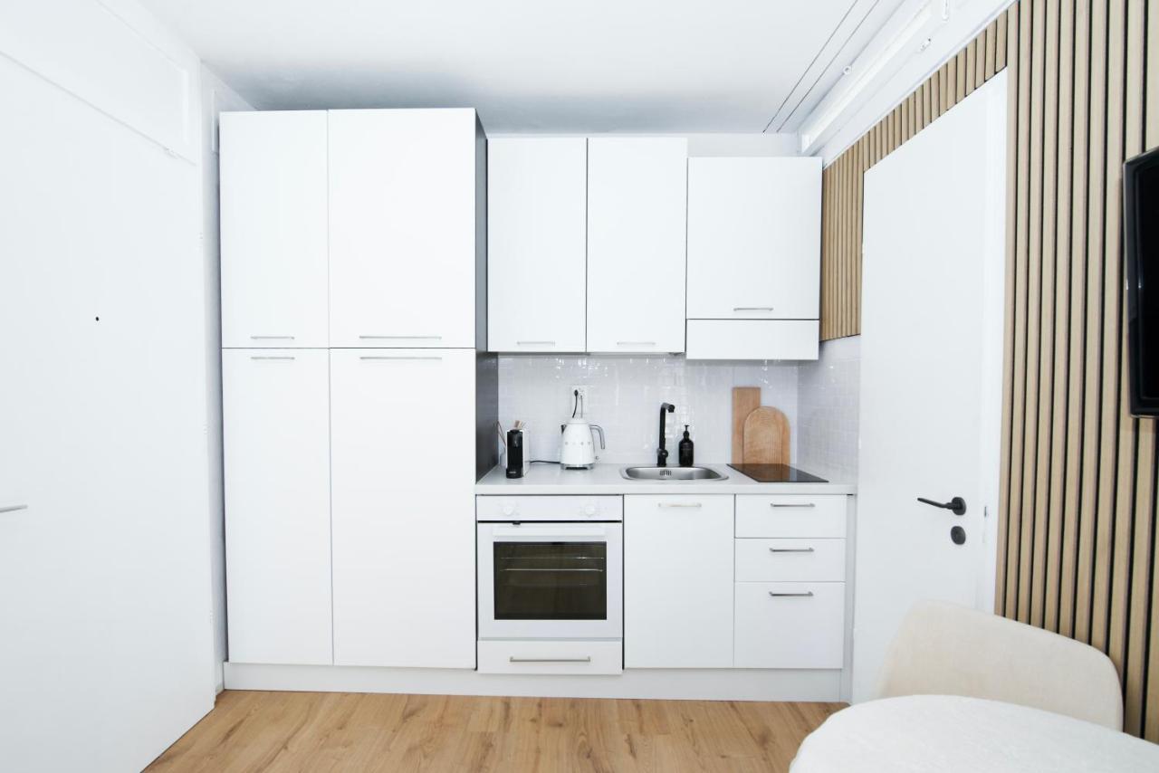 Bright Tiny Studio - Shared Pool & Sauna - Free Parking - Air Condition Muralto Εξωτερικό φωτογραφία